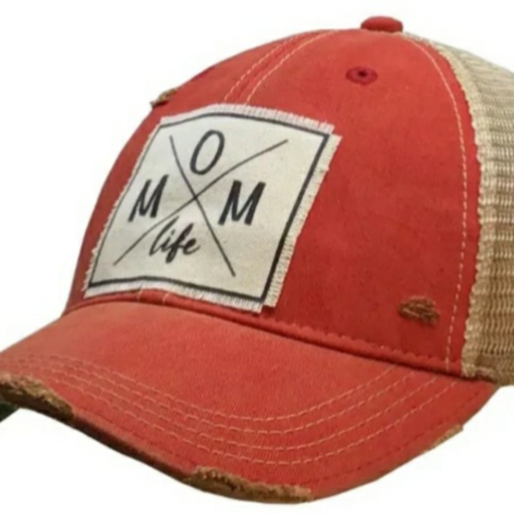 NWOT Mom Life Hat